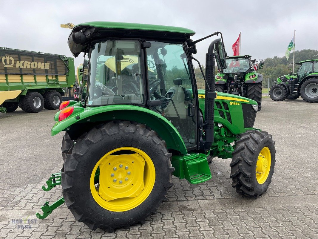 Traktor типа John Deere 5058E 4WD *NEU*, Gebrauchtmaschine в Emsbüren (Фотография 3)