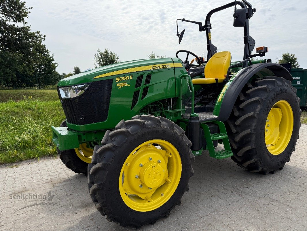 Traktor des Typs John Deere 5058E ohne Kabine, Neumaschine in Soltau (Bild 2)