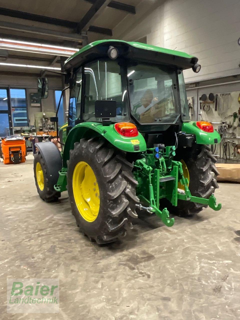 Traktor del tipo John Deere 5058E, Gebrauchtmaschine In OBERNDORF-HOCHMOESSINGEN (Immagine 2)