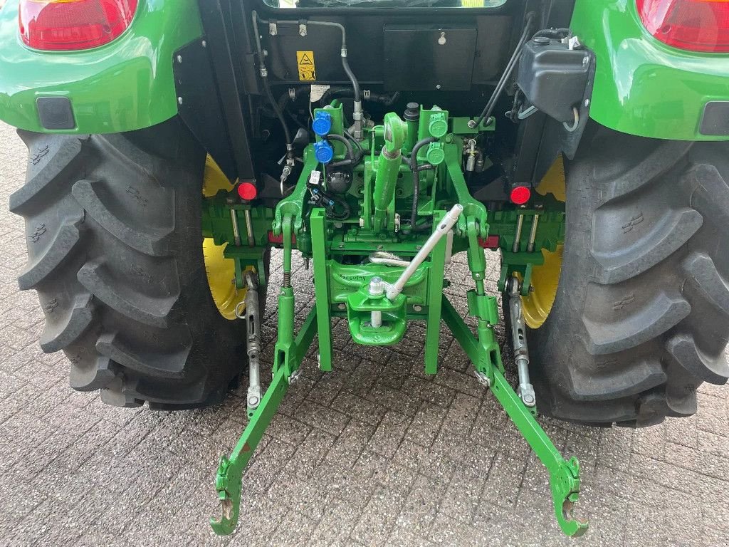 Traktor typu John Deere 5058E, Gebrauchtmaschine v Vriezenveen (Obrázek 8)