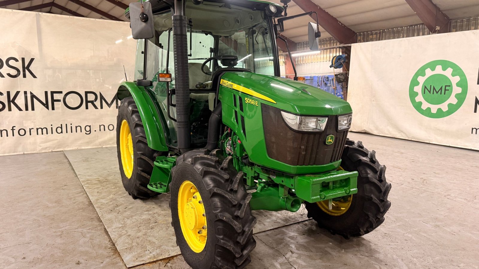 Traktor van het type John Deere 5058E, Gebrauchtmaschine in Ølen (Foto 8)