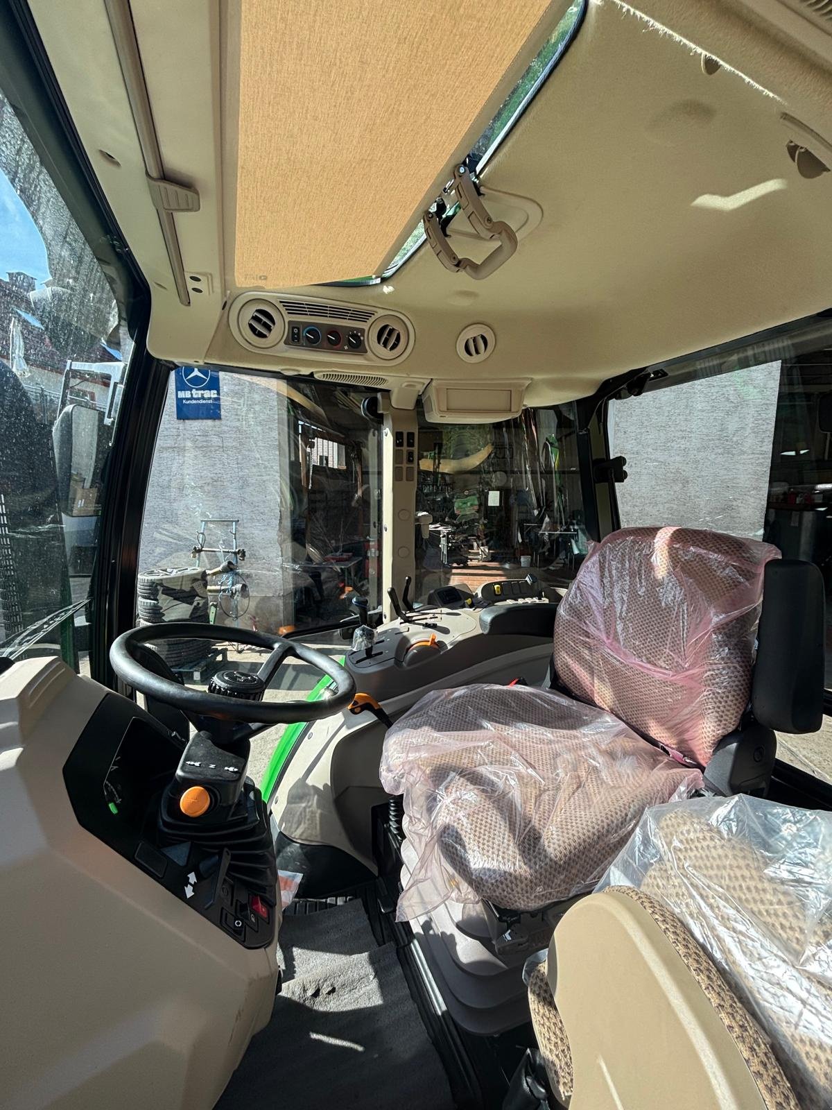 Traktor tip John Deere 5058E, Neumaschine in Flörsbachtal (Poză 14)