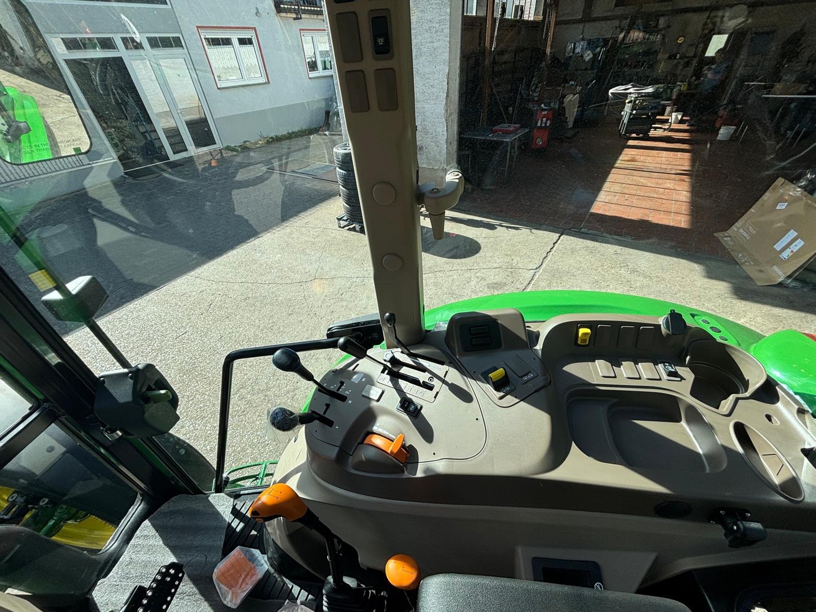 Traktor tip John Deere 5058E, Neumaschine in Flörsbachtal (Poză 17)