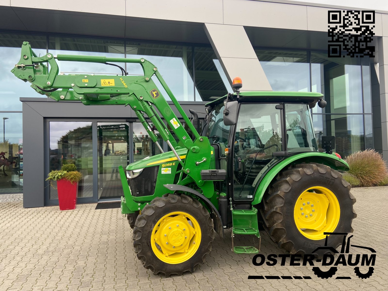 Traktor of the type John Deere 5058E, Gebrauchtmaschine in Kaisersesch (Picture 2)