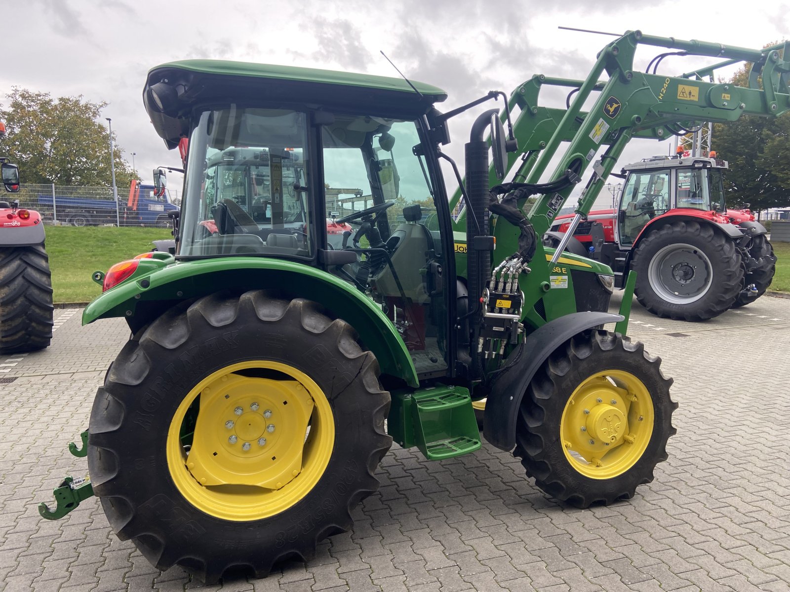 Traktor of the type John Deere 5058E, Gebrauchtmaschine in Kaisersesch (Picture 9)