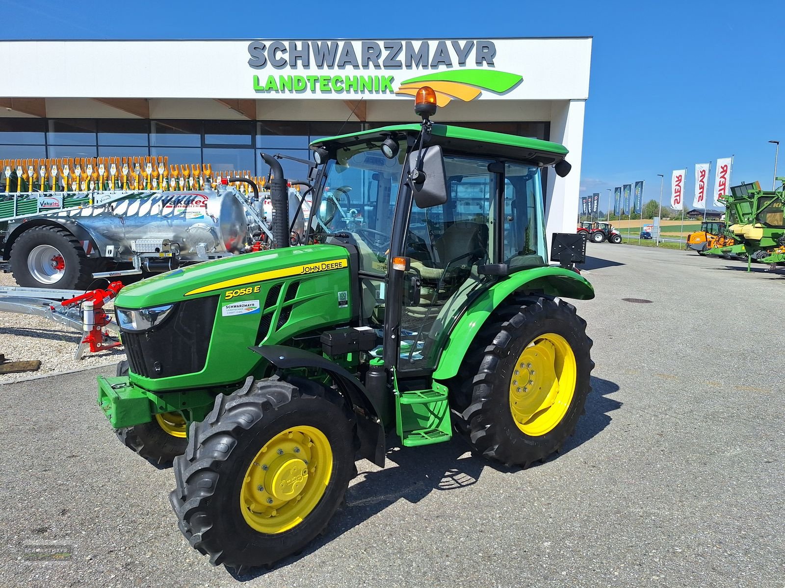 Traktor typu John Deere 5058E, Gebrauchtmaschine v Gampern (Obrázek 1)