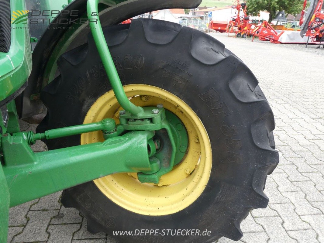 Traktor типа John Deere 5065 E, Gebrauchtmaschine в Lauterberg/Barbis (Фотография 16)