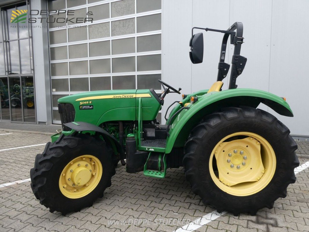 Traktor van het type John Deere 5065 E, Gebrauchtmaschine in Lauterberg/Barbis (Foto 11)