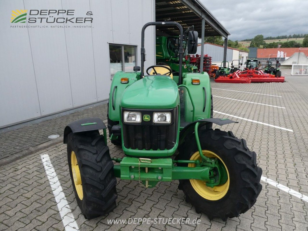 Traktor van het type John Deere 5065 E, Gebrauchtmaschine in Lauterberg/Barbis (Foto 3)