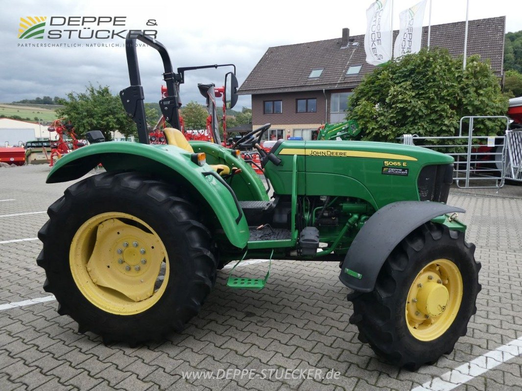 Traktor van het type John Deere 5065 E, Gebrauchtmaschine in Lauterberg/Barbis (Foto 5)