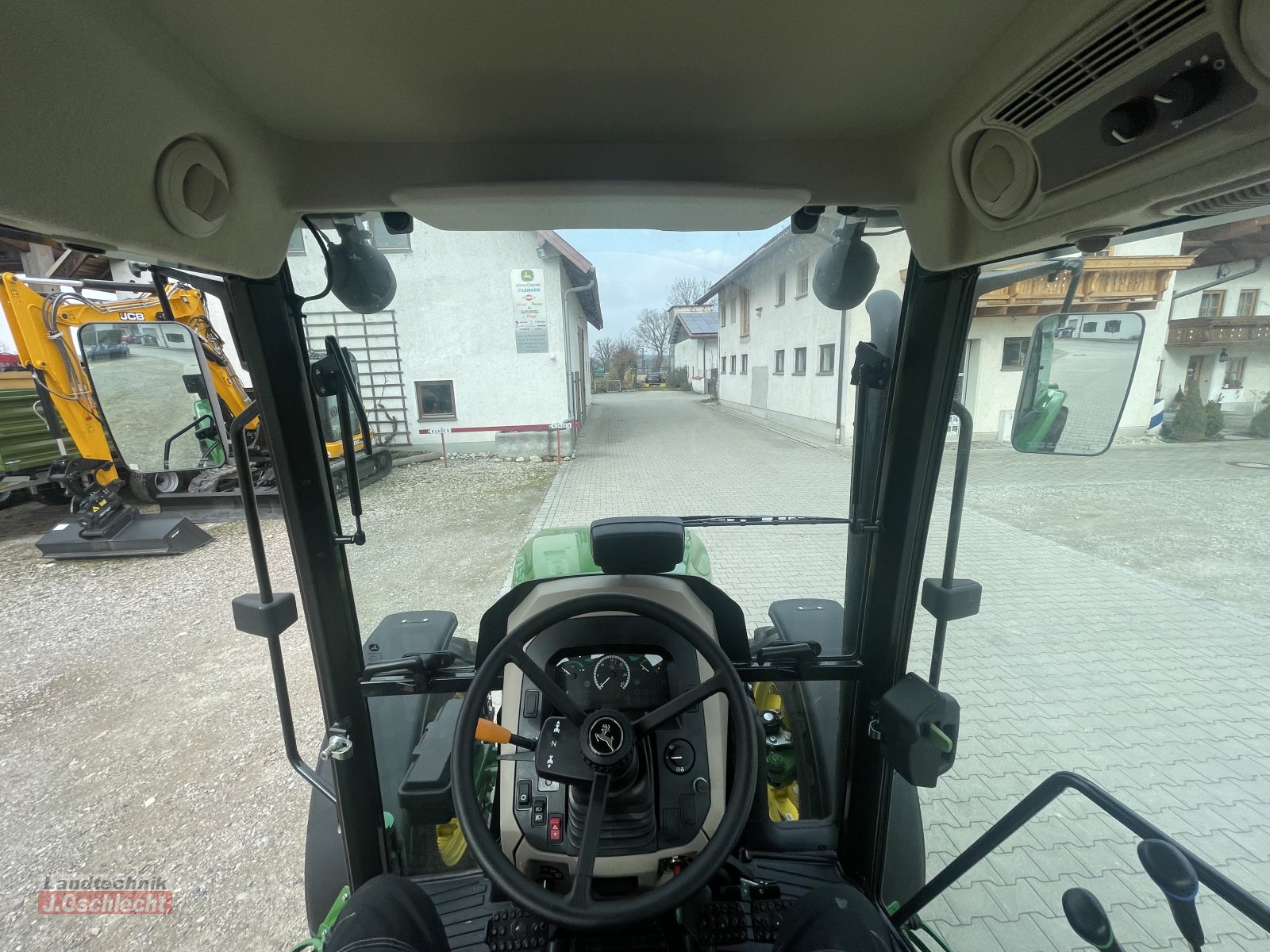 Traktor tip John Deere 5067 E, Neumaschine in Mühldorf (Poză 16)