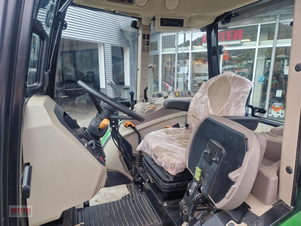 Traktor of the type John Deere 5067 E, Gebrauchtmaschine in Zell a. H. (Picture 7)