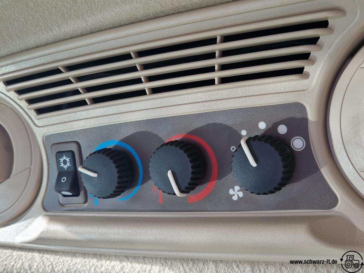 Traktor типа John Deere 5067E, Gebrauchtmaschine в Aspach (Фотография 12)