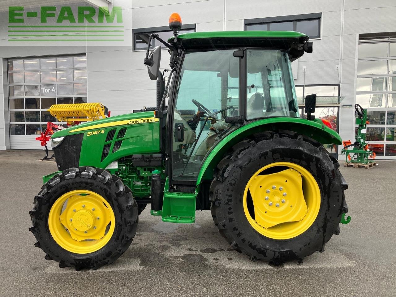 Traktor του τύπου John Deere 5067E, Gebrauchtmaschine σε REDLHAM (Φωτογραφία 2)