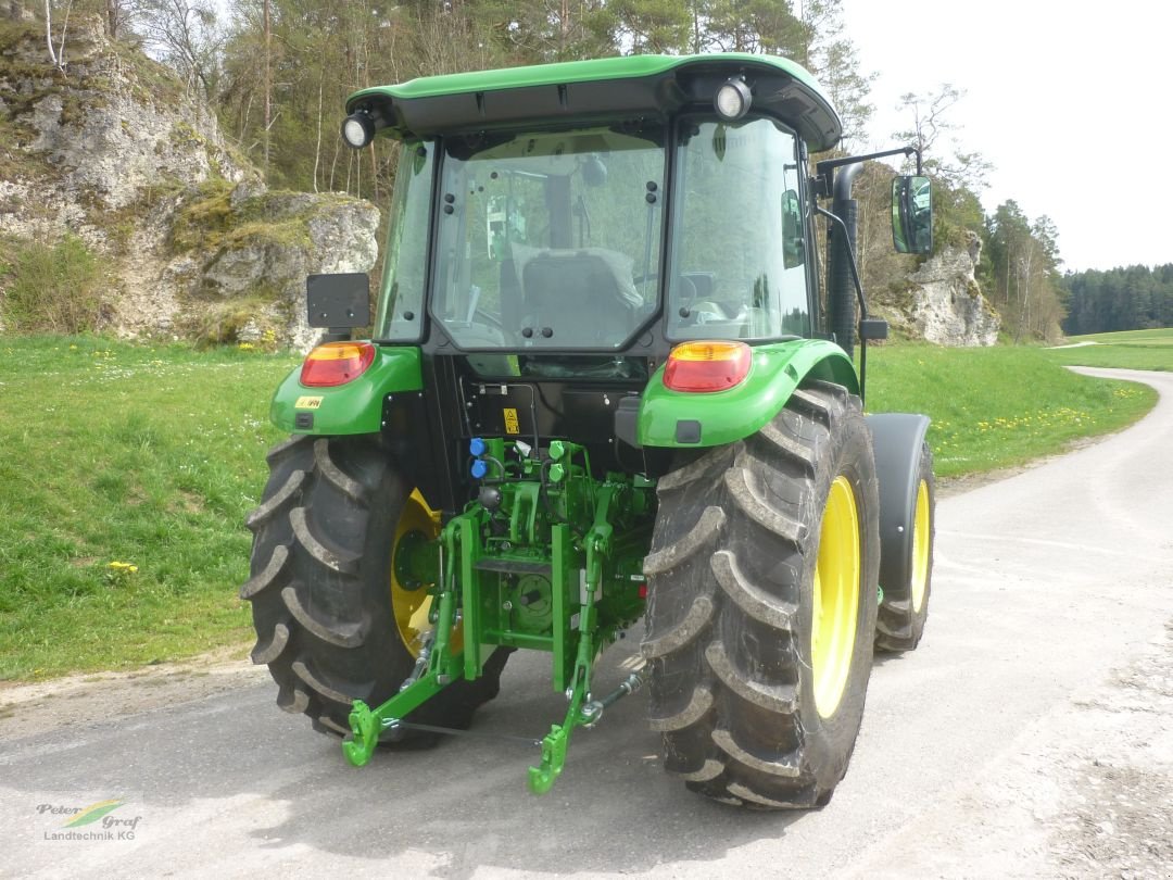 Traktor типа John Deere 5067E, Gebrauchtmaschine в Pegnitz-Bronn (Фотография 5)