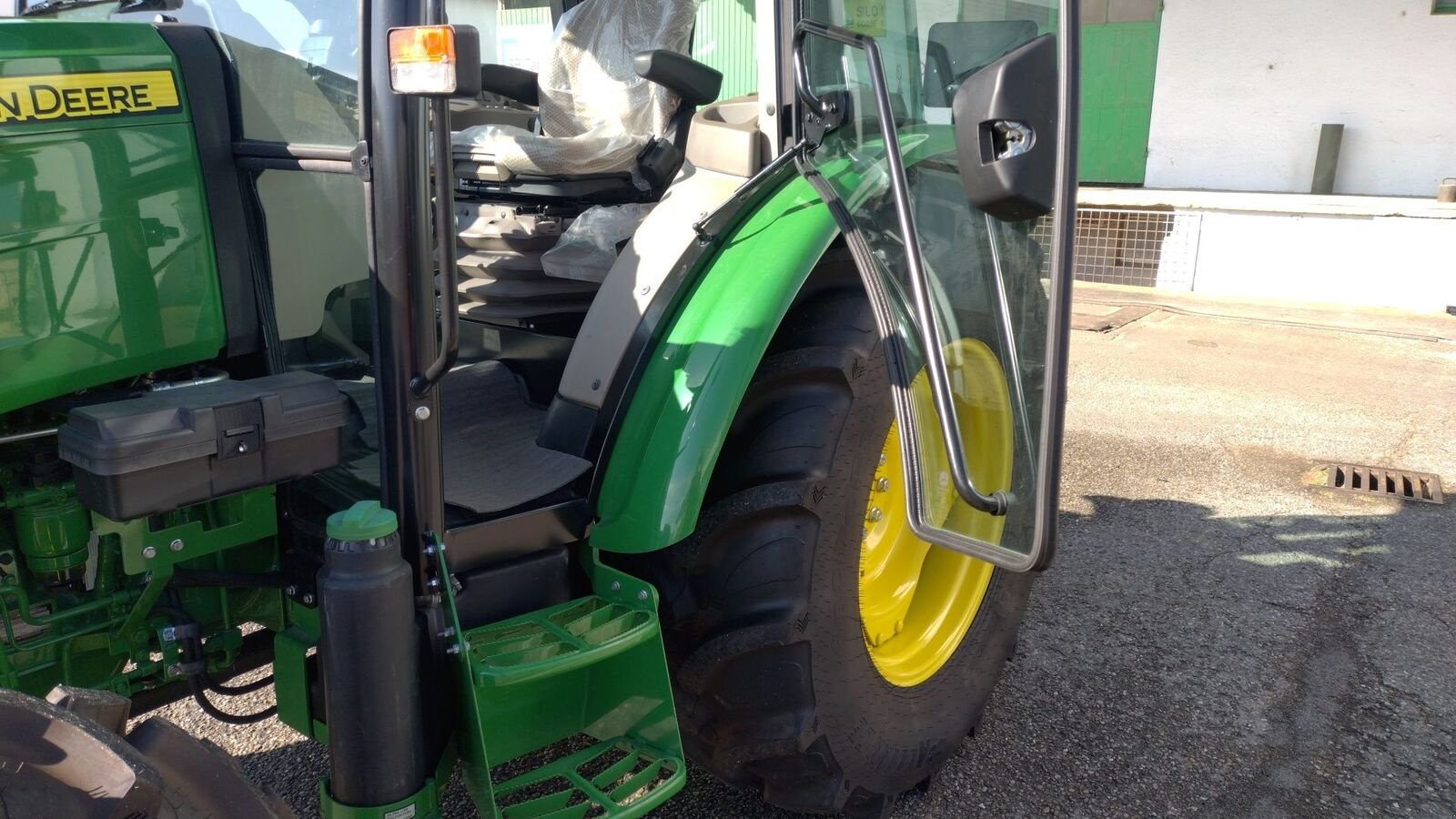 Traktor tipa John Deere 5067E, Neumaschine u Geinberg (Slika 5)