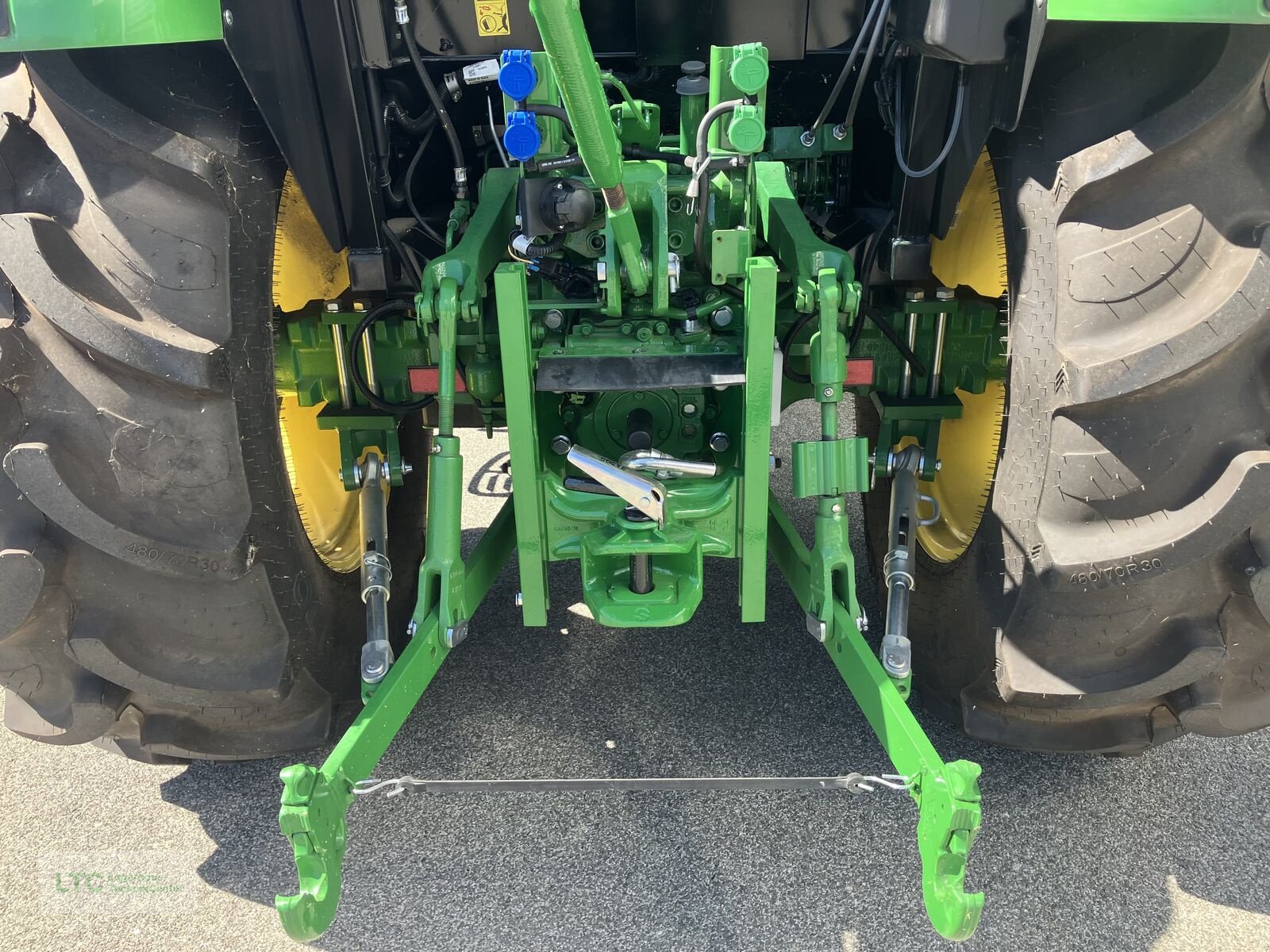 Traktor van het type John Deere 5067E, Neumaschine in Korneuburg (Foto 21)