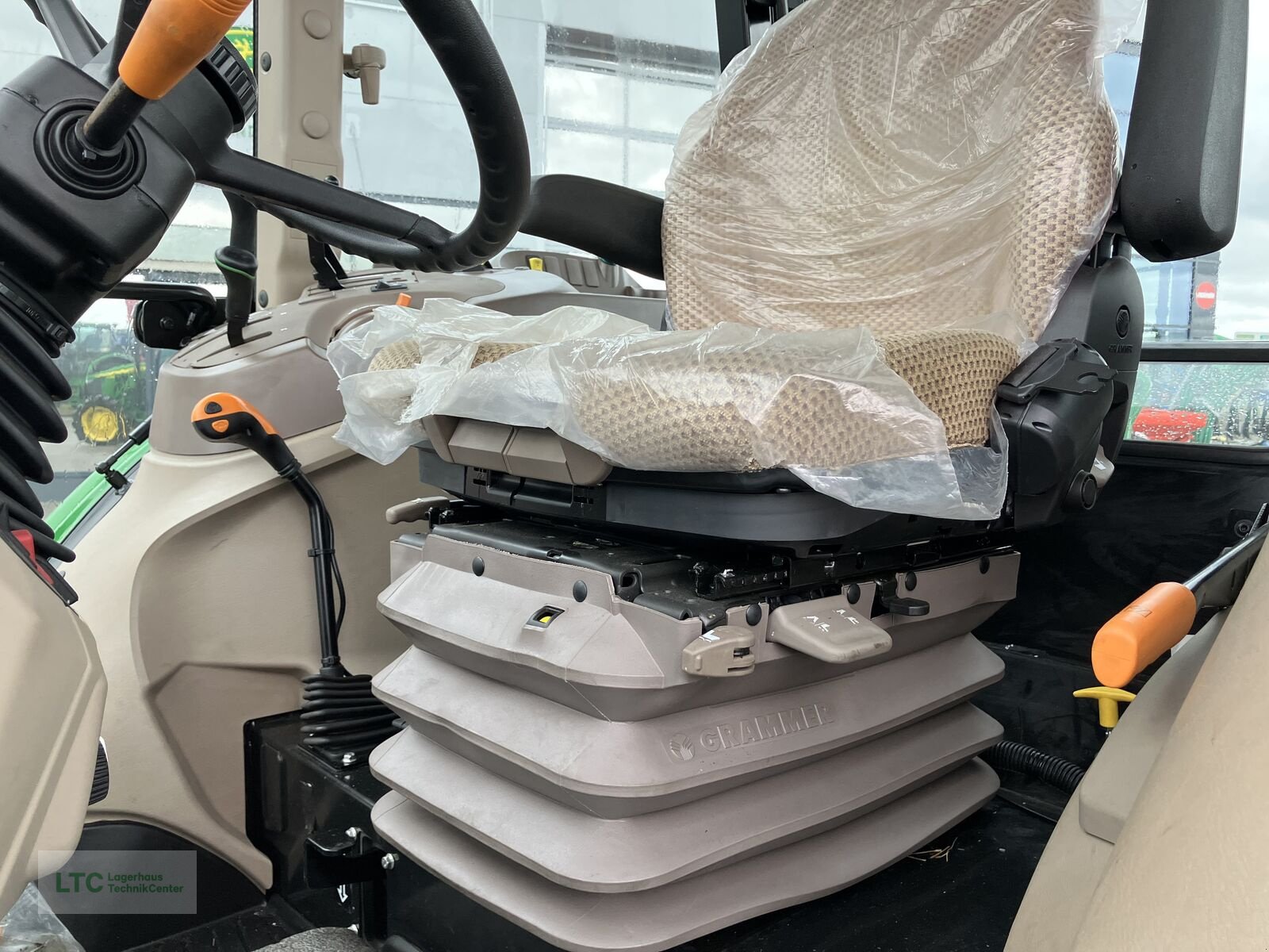 Traktor za tip John Deere 5067E, Neumaschine u Korneuburg (Slika 23)