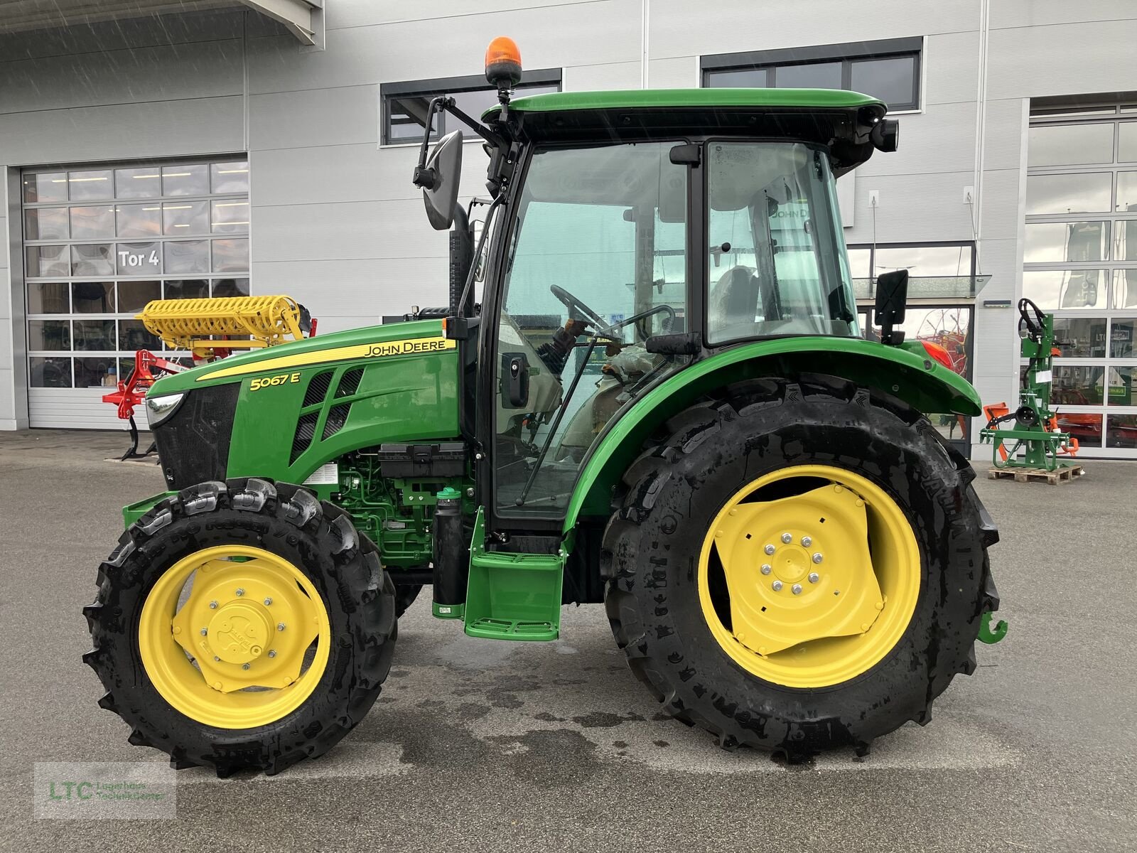 Traktor za tip John Deere 5067E, Neumaschine u Korneuburg (Slika 10)
