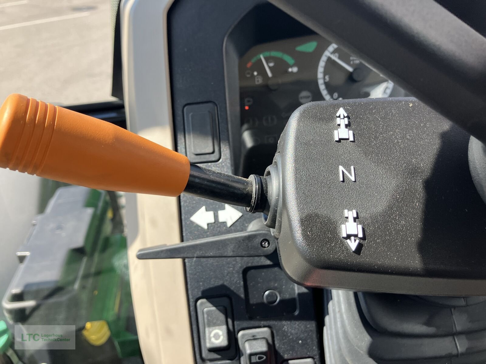 Traktor des Typs John Deere 5067E, Neumaschine in Redlham (Bild 20)