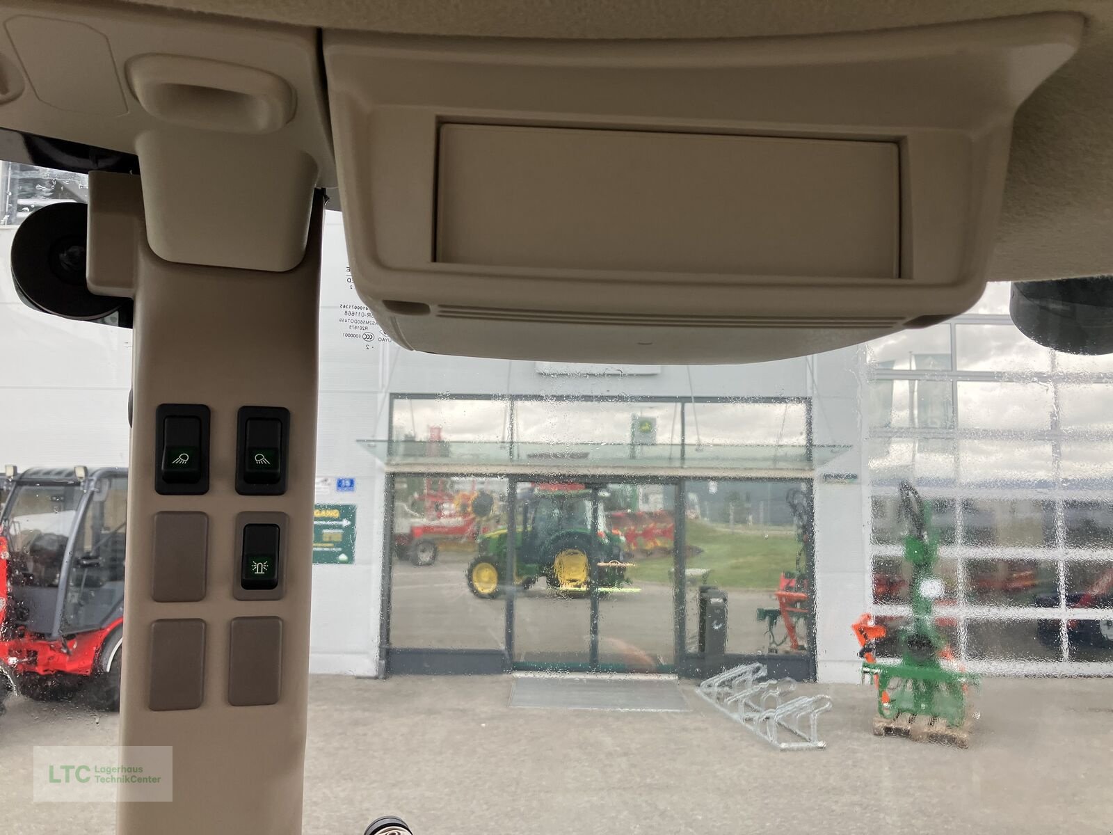 Traktor typu John Deere 5067E, Neumaschine v Redlham (Obrázek 24)