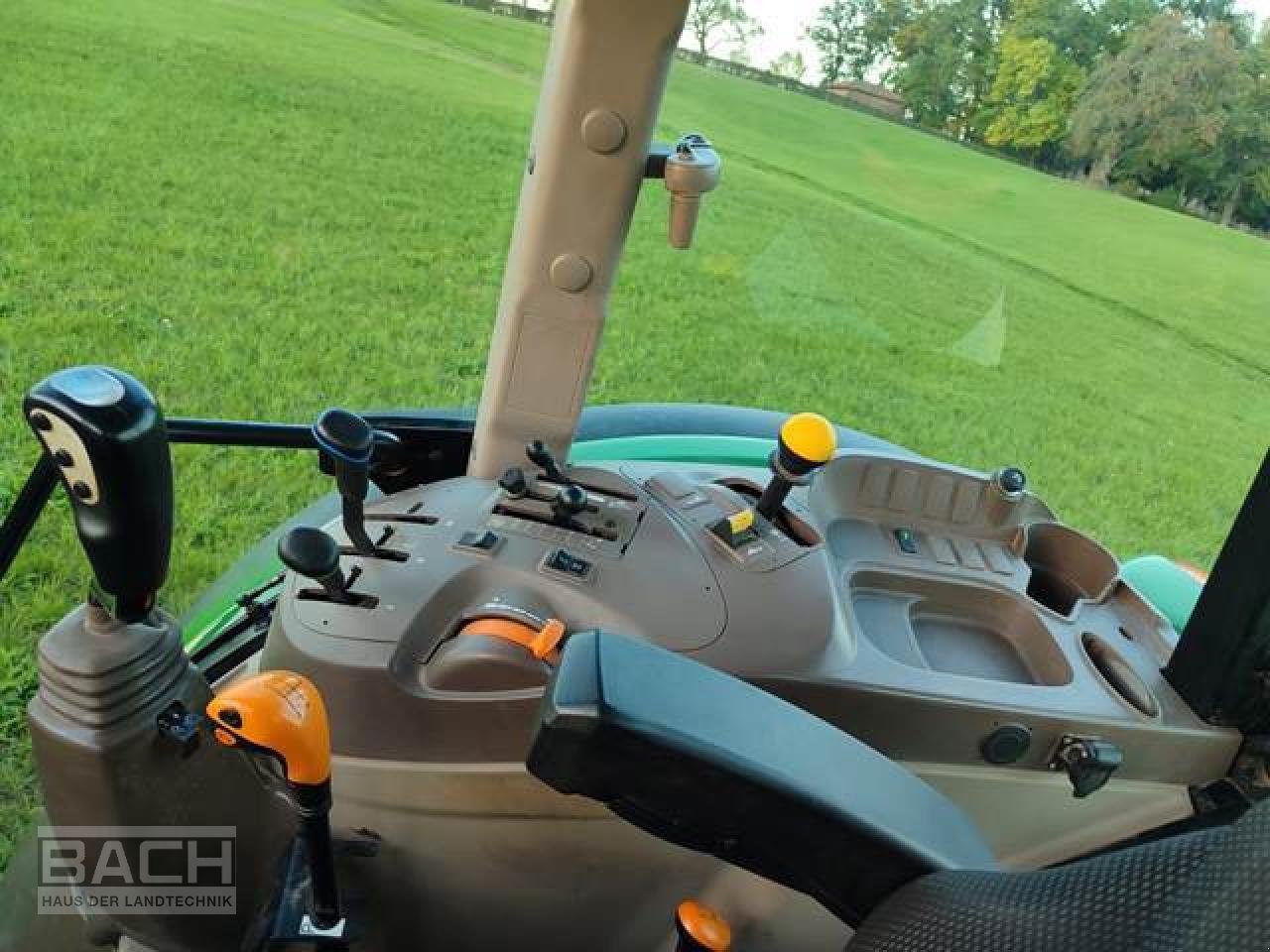 Traktor des Typs John Deere 5070 M, Gebrauchtmaschine in Boxberg-Seehof (Bild 5)