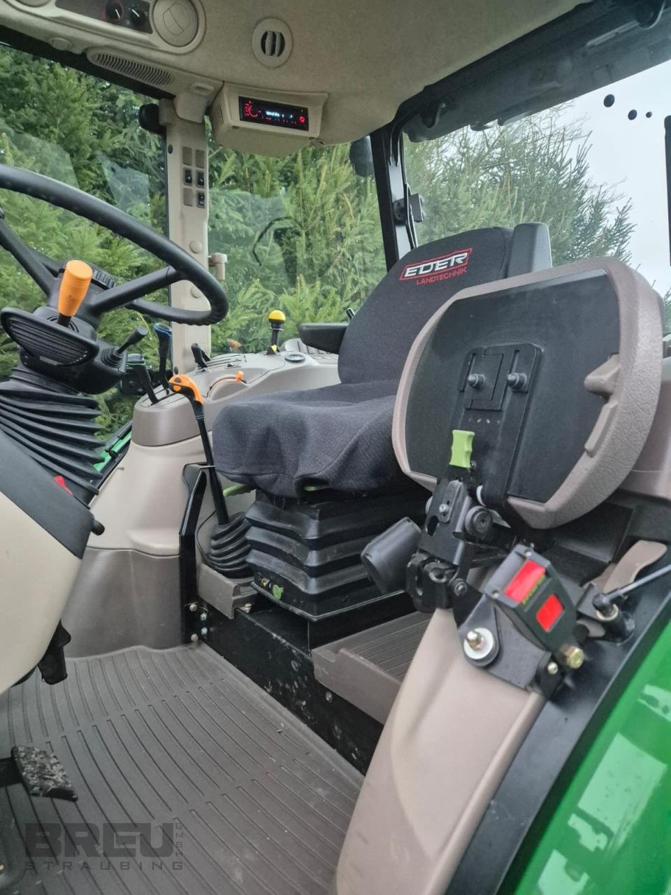 Traktor типа John Deere 5070 M, Gebrauchtmaschine в Straubing (Фотография 11)