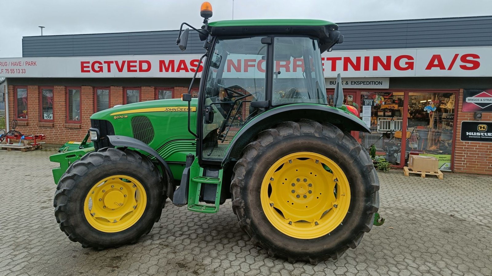 Traktor typu John Deere 5070M med 40 km/t gearkasse, Gebrauchtmaschine v Egtved (Obrázek 1)