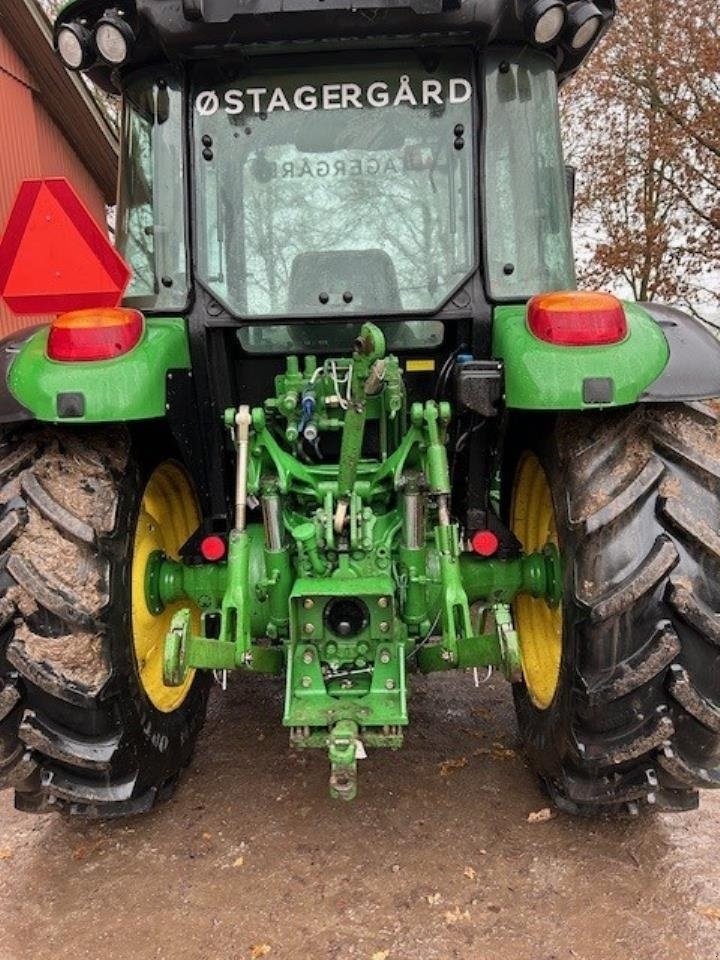 Traktor des Typs John Deere 5070M, Gebrauchtmaschine in Maribo (Bild 2)