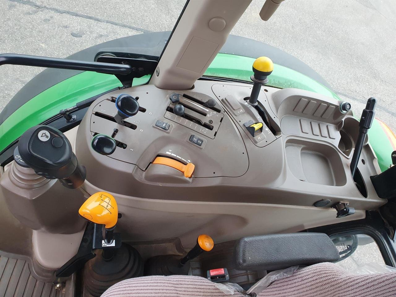 Traktor типа John Deere 5070M, Gebrauchtmaschine в Zweibrücken (Фотография 11)