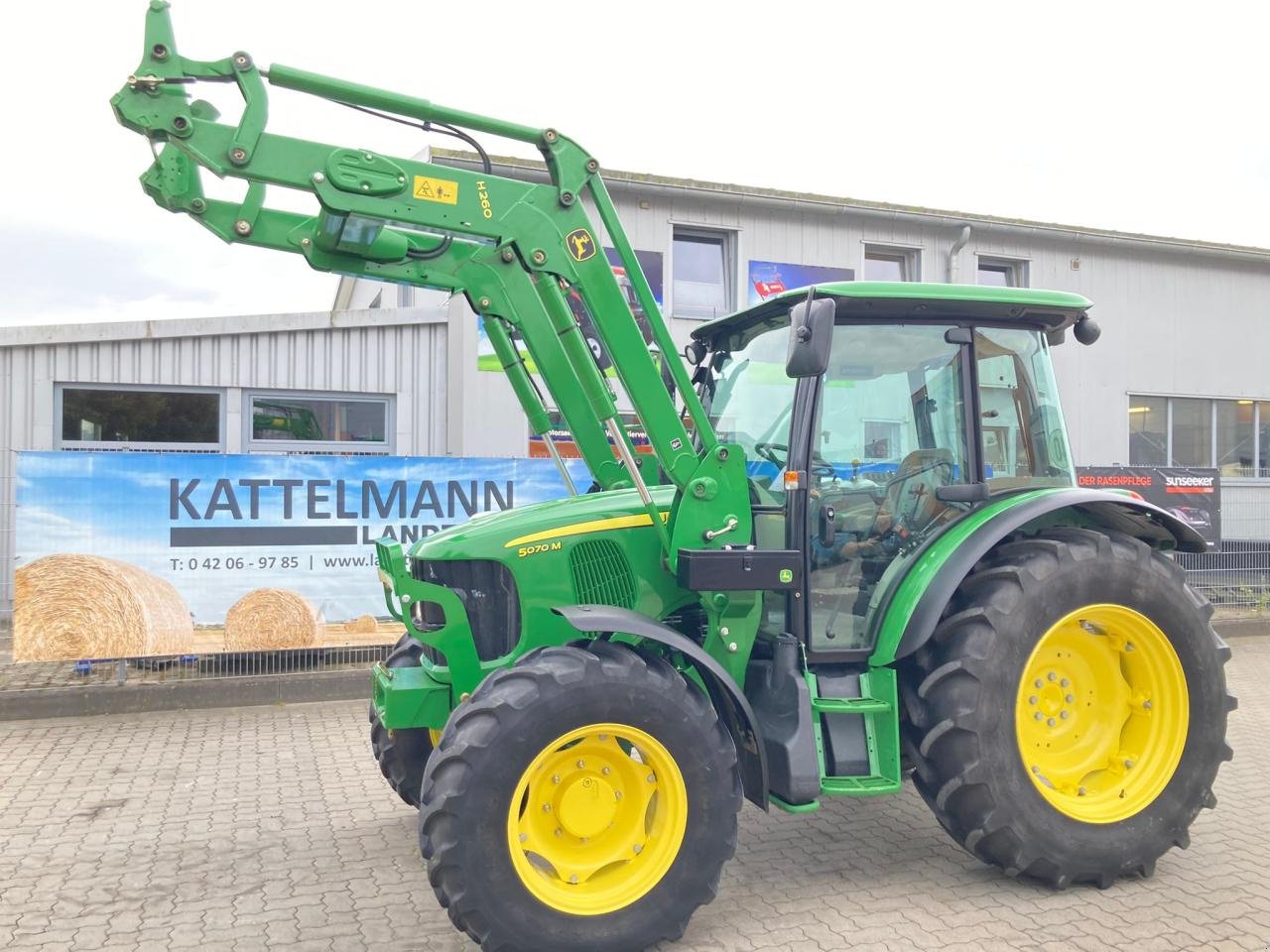 Traktor des Typs John Deere 5070M, Gebrauchtmaschine in Stuhr (Bild 2)