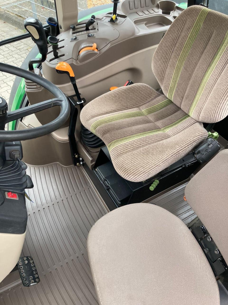 Traktor des Typs John Deere 5070M, Gebrauchtmaschine in Stuhr (Bild 6)