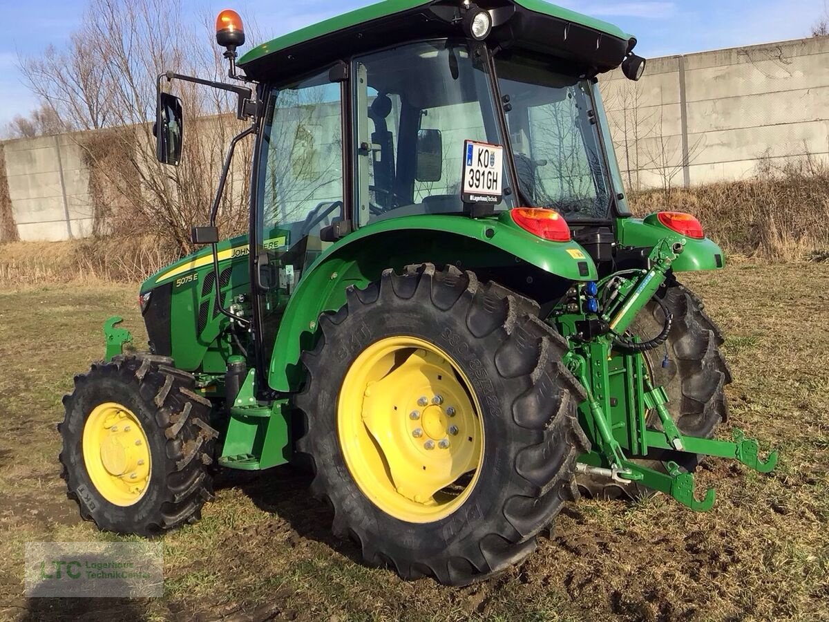Traktor des Typs John Deere 5075 E, Vorführmaschine in Herzogenburg (Bild 4)