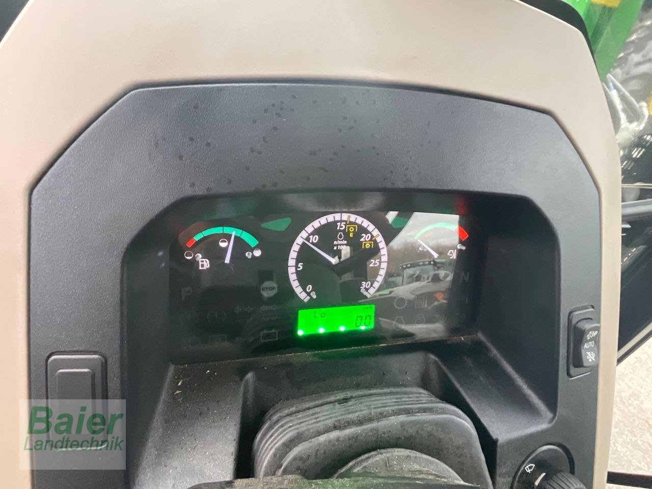 Traktor des Typs John Deere 5075 E, Gebrauchtmaschine in OBERNDORF-HOCHMOESSINGEN (Bild 6)