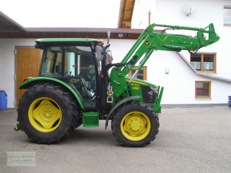 Traktor типа John Deere 5075 E, Gebrauchtmaschine в Unterneukirchen (Фотография 1)
