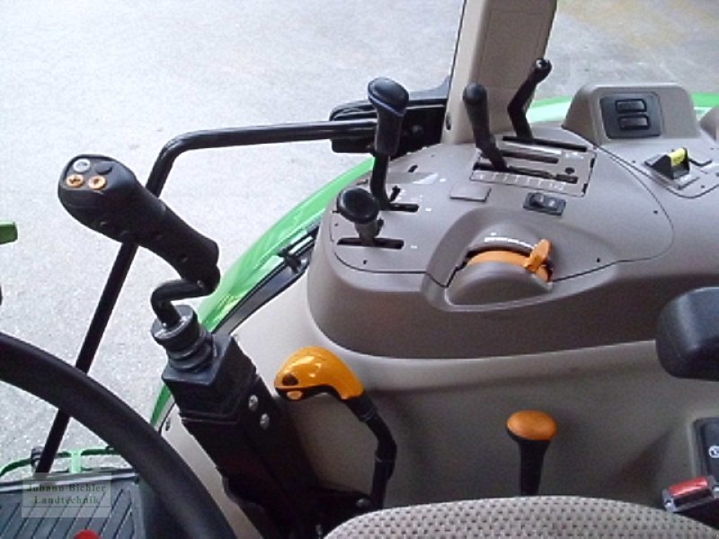 Traktor типа John Deere 5075 E, Gebrauchtmaschine в Unterneukirchen (Фотография 11)