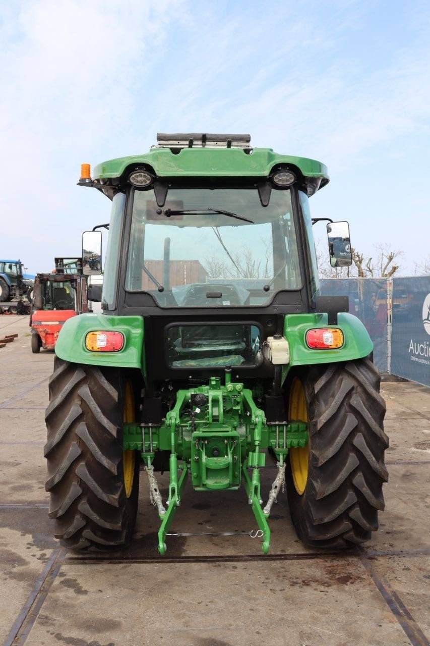 Traktor typu John Deere 5075E 4WD, Gebrauchtmaschine v Antwerpen (Obrázek 5)