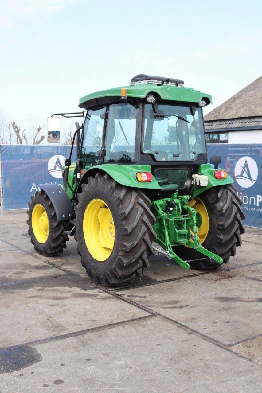 Traktor typu John Deere 5075E 4WD, Gebrauchtmaschine v Antwerpen (Obrázek 4)