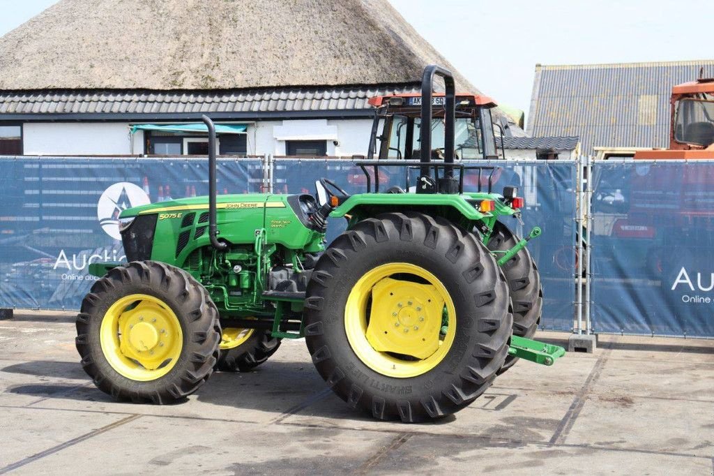 Traktor tip John Deere 5075E 4WD, Gebrauchtmaschine in Antwerpen (Poză 3)