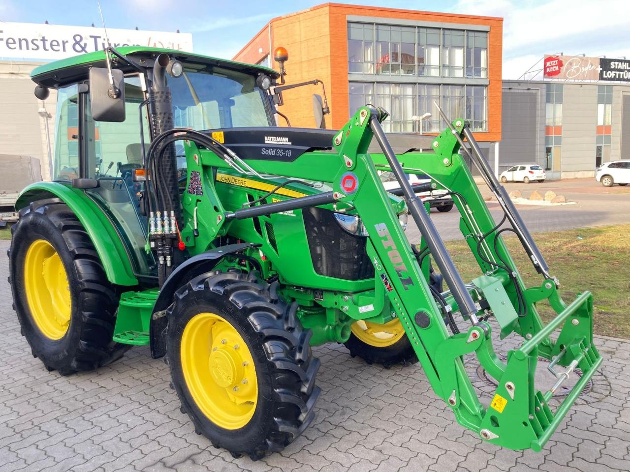 Traktor typu John Deere 5075E mit Klima, Gebrauchtmaschine v Stuhr (Obrázok 3)
