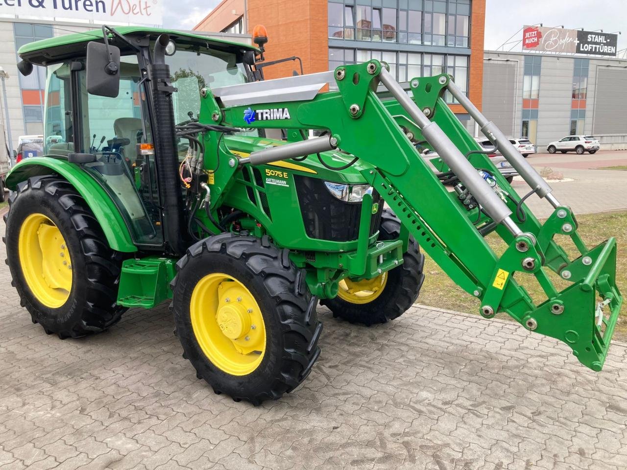Traktor типа John Deere 5075E mit Klima, Gebrauchtmaschine в Stuhr (Фотография 3)