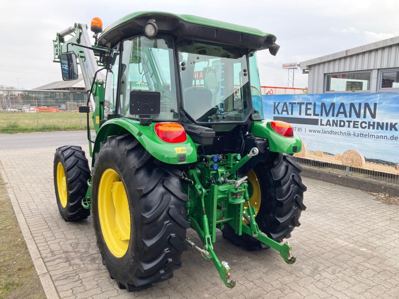 Traktor типа John Deere 5075E mit Klima, Gebrauchtmaschine в Stuhr (Фотография 4)