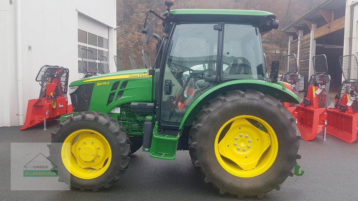 Traktor des Typs John Deere 5075E, Vorführmaschine in Wies (Bild 4)