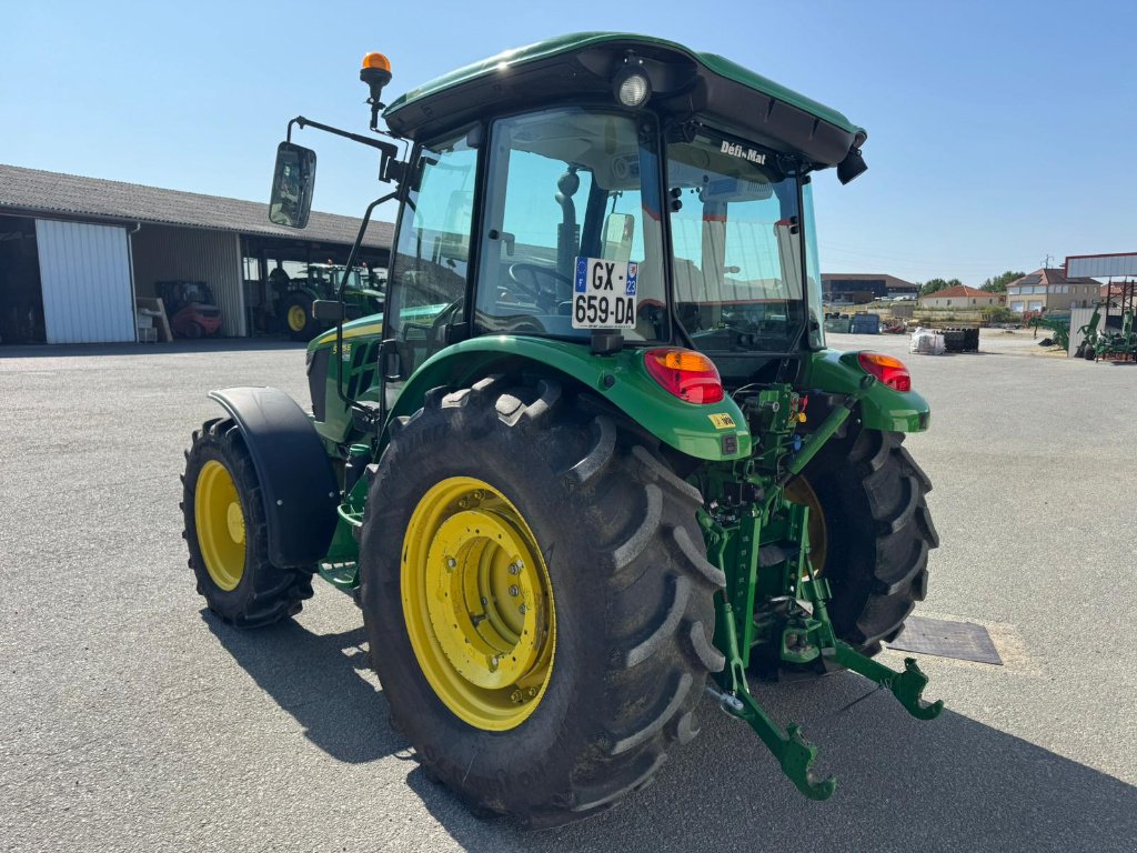 Traktor van het type John Deere 5075E, Gebrauchtmaschine in GUERET (Foto 4)