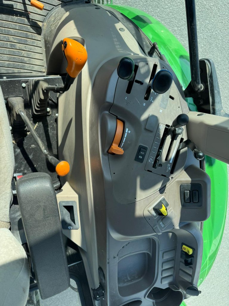 Traktor van het type John Deere 5075E, Gebrauchtmaschine in GUERET (Foto 8)