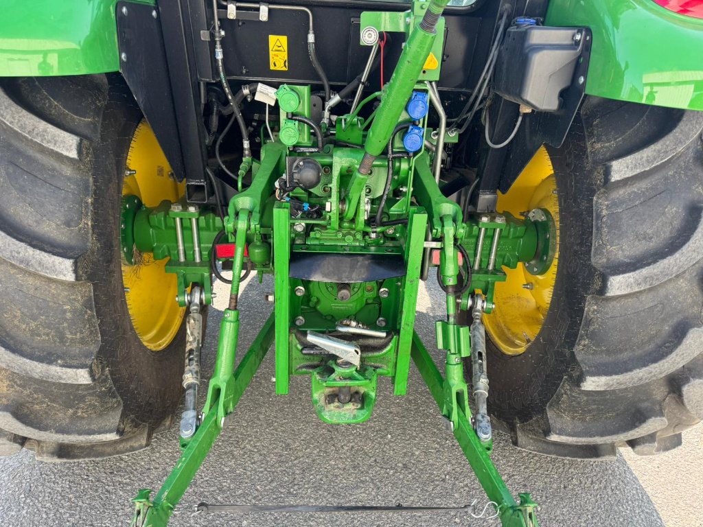 Traktor van het type John Deere 5075E, Gebrauchtmaschine in GUERET (Foto 11)