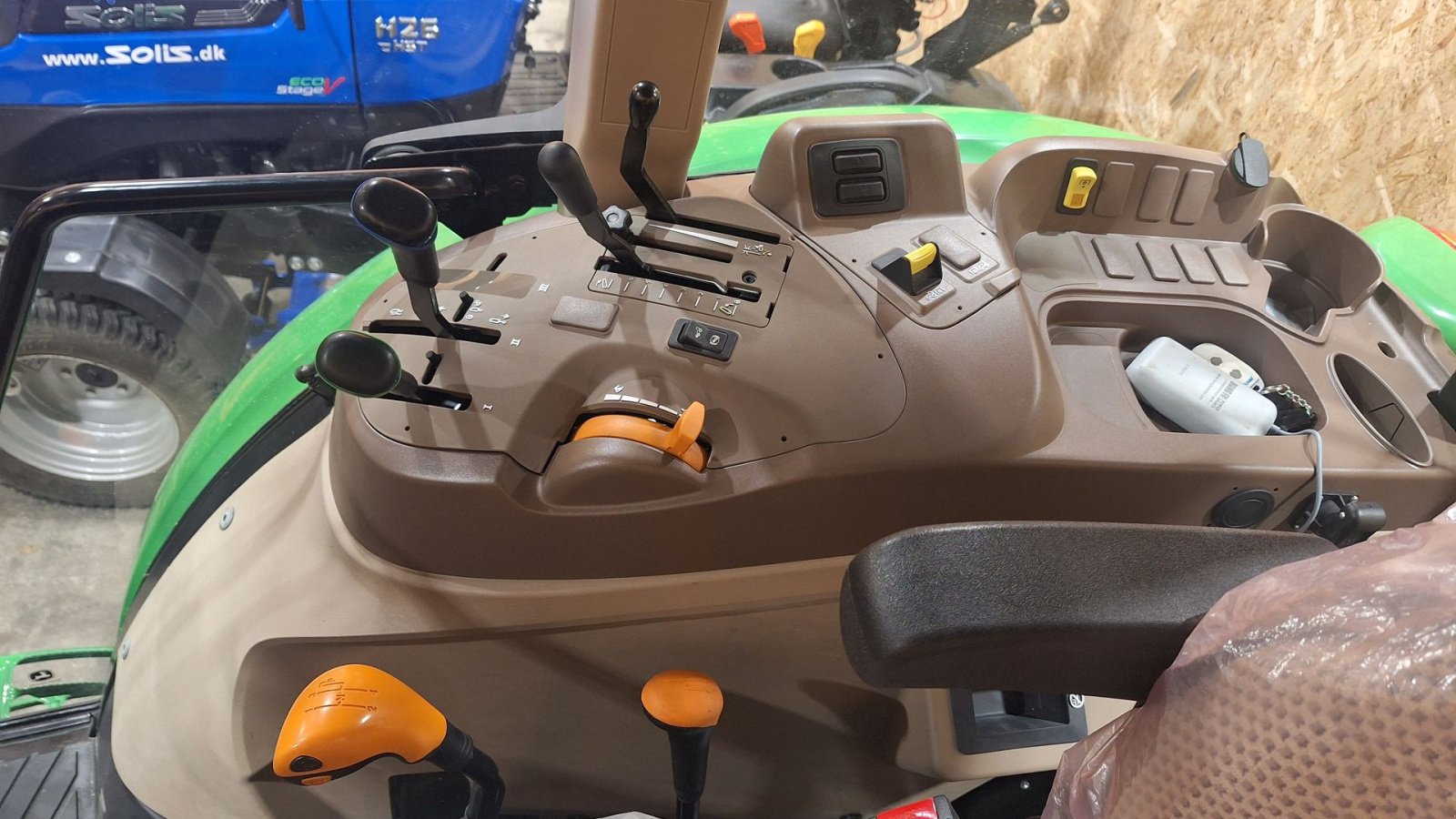 Traktor of the type John Deere 5075E, Gebrauchtmaschine in Rødekro (Picture 4)