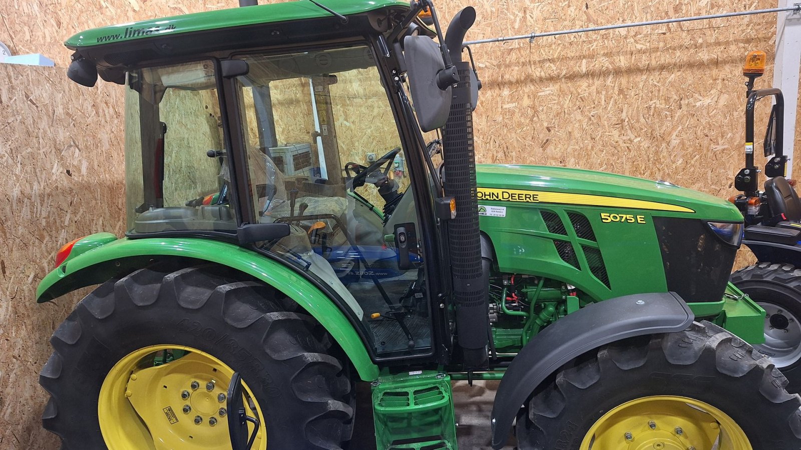Traktor of the type John Deere 5075E, Gebrauchtmaschine in Rødekro (Picture 14)