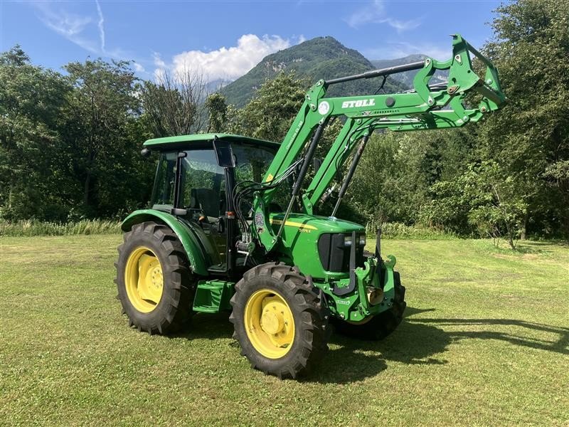 Traktor typu John Deere 5075E, Gebrauchtmaschine v Arbedo (Obrázek 1)
