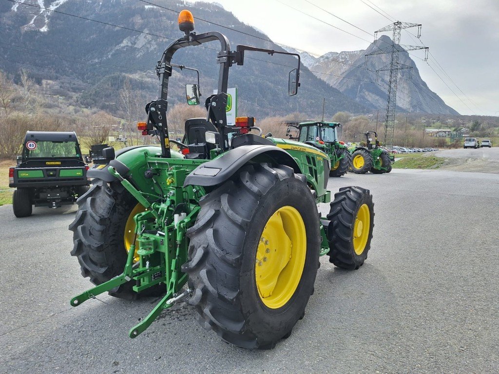 Traktor typu John Deere 5075E, Gebrauchtmaschine v Susten (Obrázek 2)